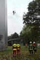 Einsatz BF Hoehenretter Koelner Seilbahn Hoehe Zoobruecke P2204